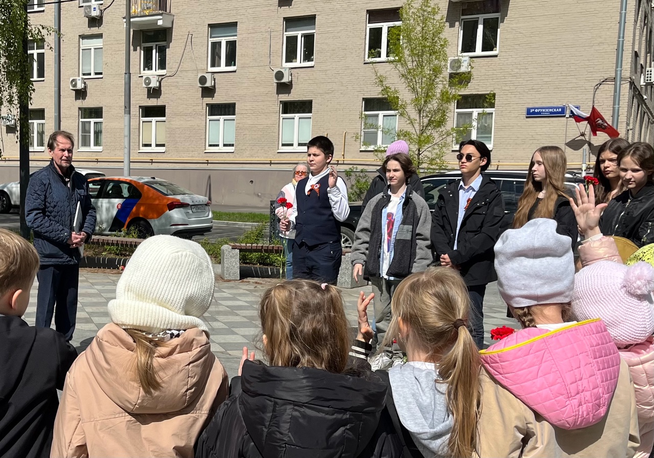 Линейка Хранители памяти у памятника легендарному командарму 33 Армии Михаилу Ефремову