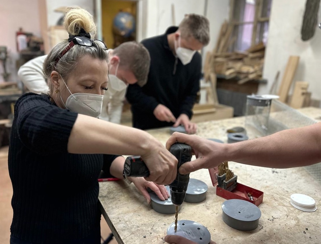 кормушки для птиц мастера Влада Воложаева