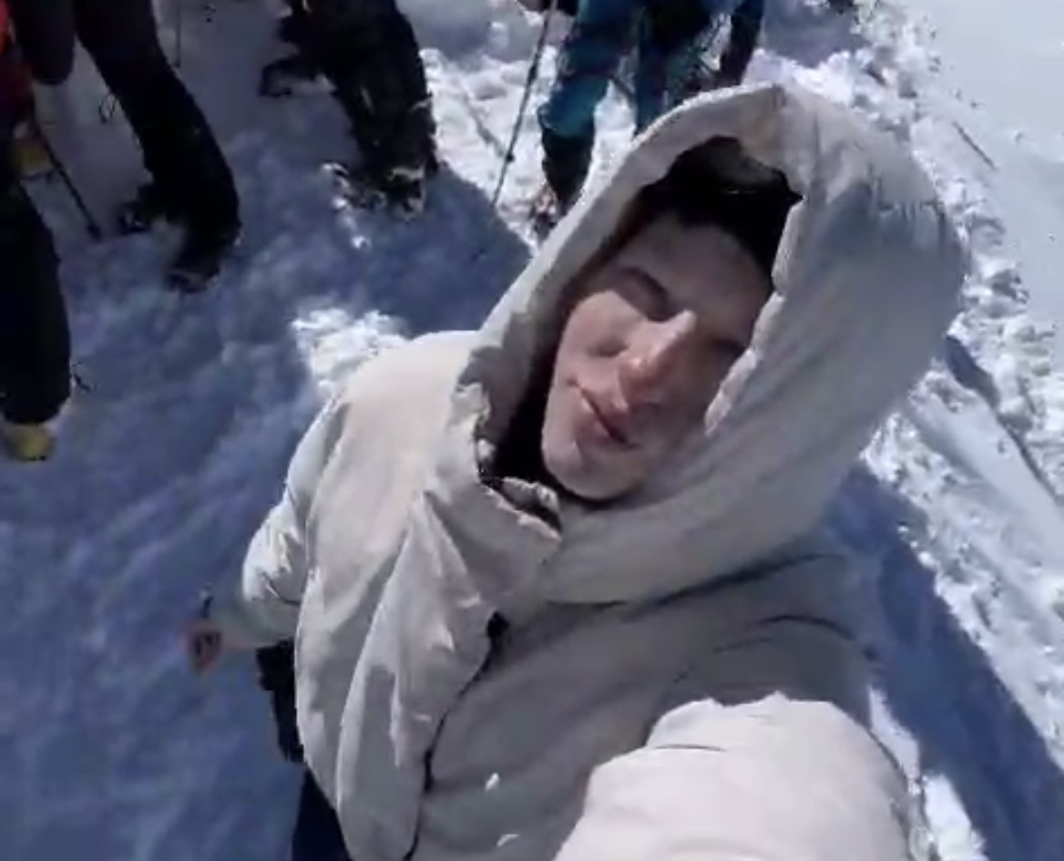 Отряд инструкторов  клубов «Десантер» и «Форпост» поднялся на вершину Эльбруса