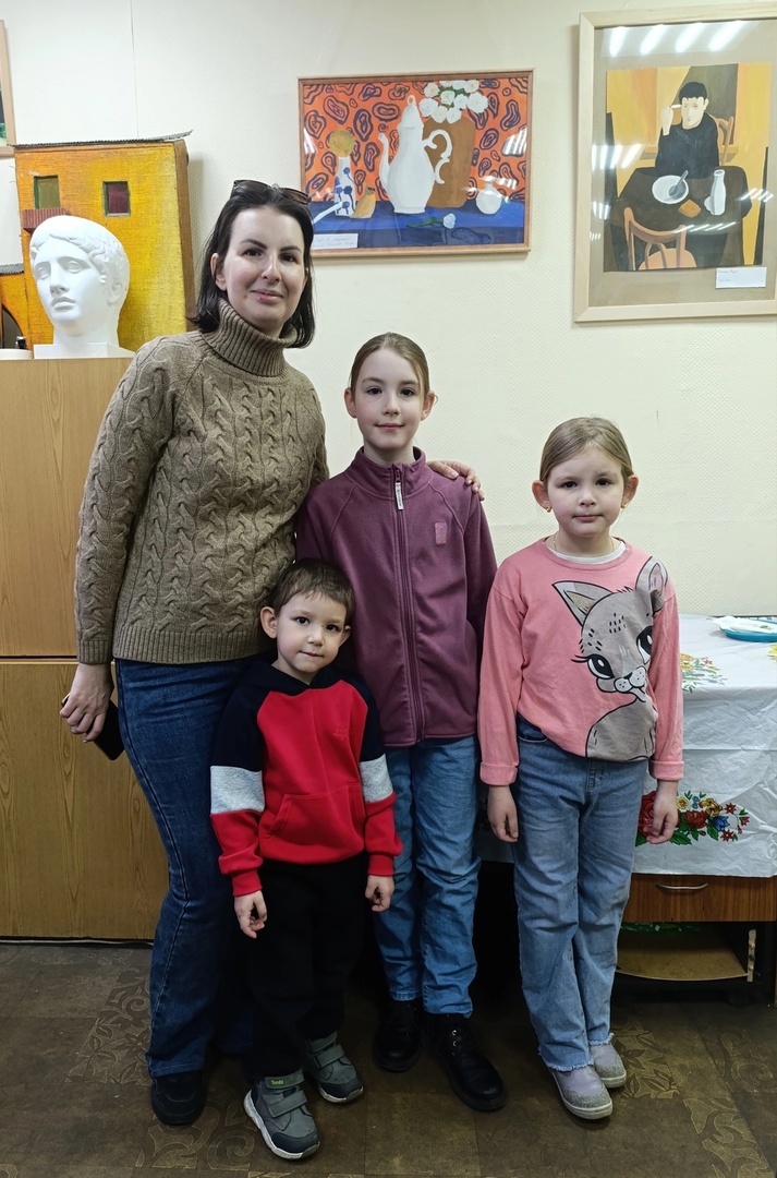 Традиционная Весенняя выставка работ учеников мастерской художественного творчества