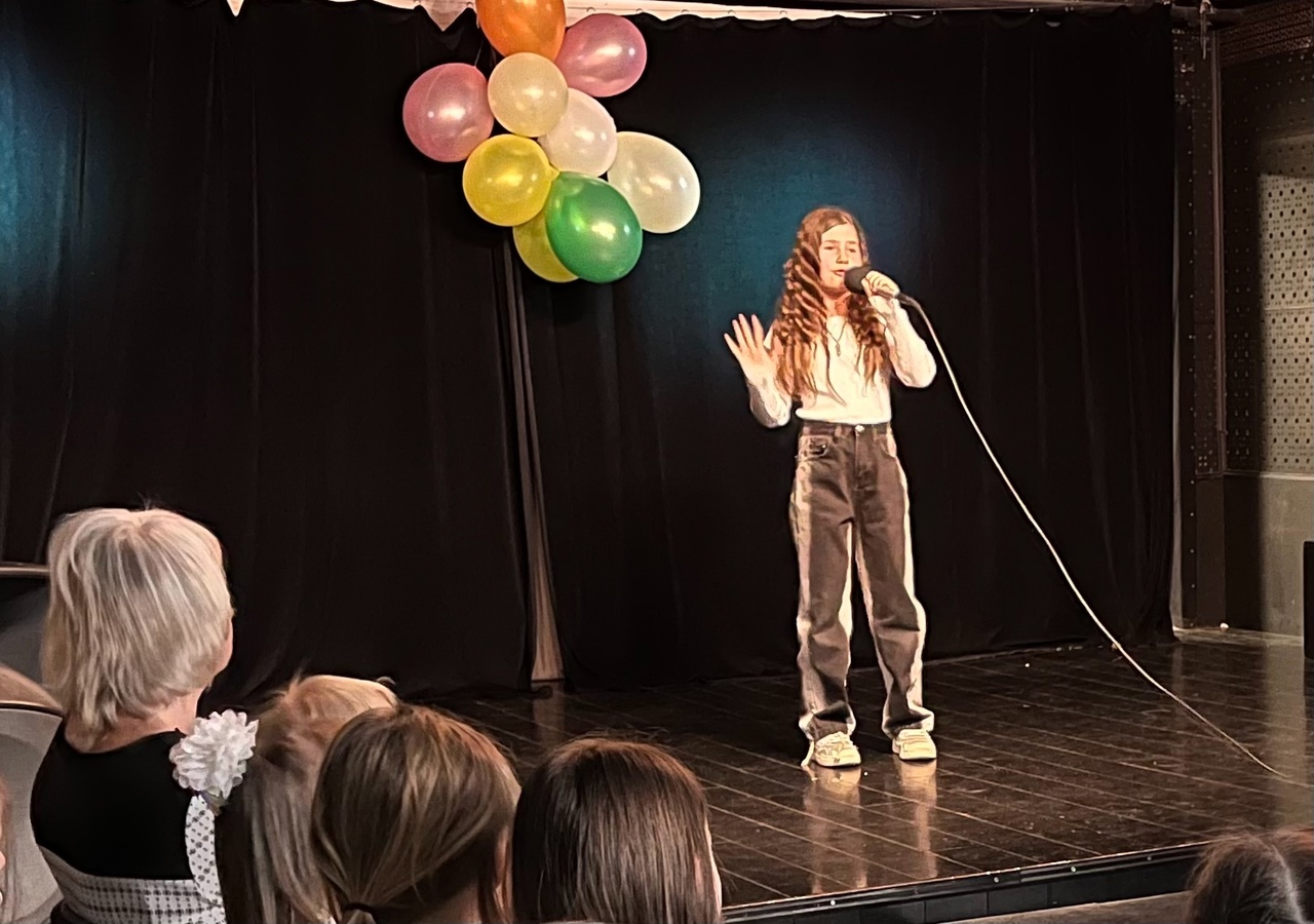 Творческая встреча старшего и младшего поколения жителей района 