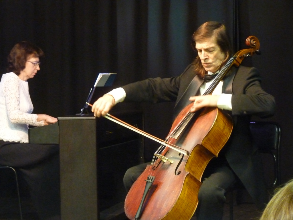 Творческий вечер Виктора Милосердова в Форпосте.