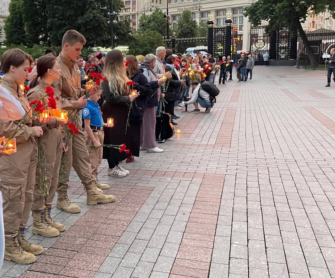 Гражданско-патриотическая акция «Вахта памяти - Вечный огонь».