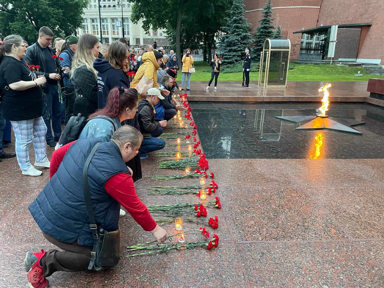 Гражданско-патриотическая акция «Вахта памяти - Вечный огонь».