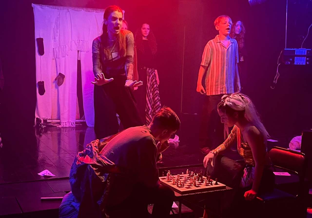 Спектакль «Хроники Нарнии» школьного театра «Улей»